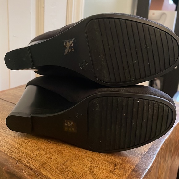 A’Mano-Comet suede black over the knee boots with 3 inch heels. Size 6 - Picture 6 of 6